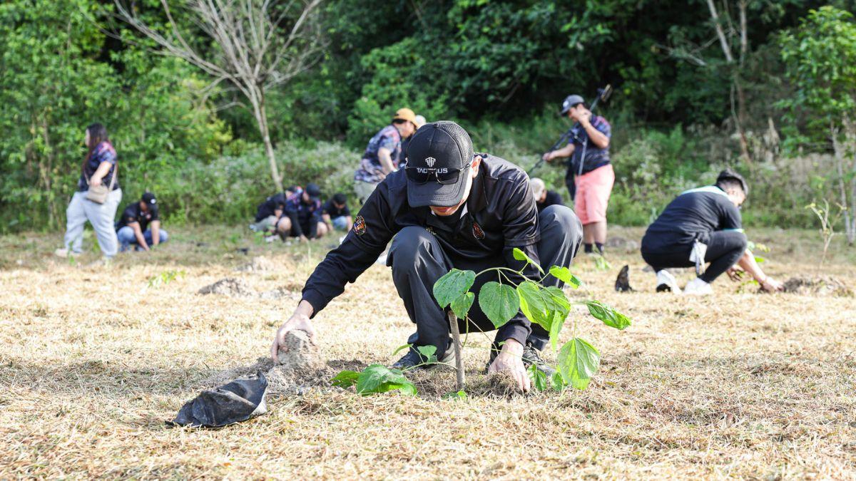 Converge collabs with volunteer groups to bring green initiatives, health services to Aeta community in Pampanga