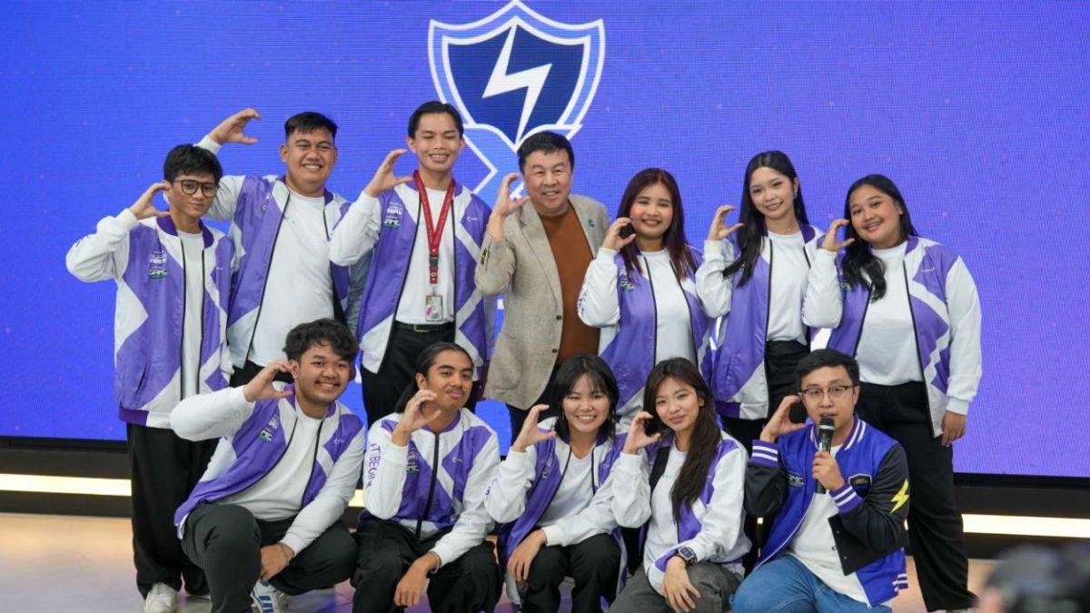 Converge to student-gamers: Build your future through technology